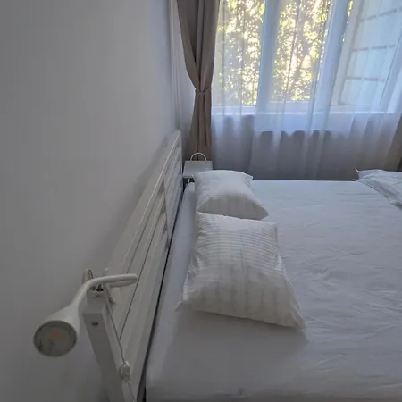 Apartment Cozy Afi Family And Friends Self Check-in Bukarest