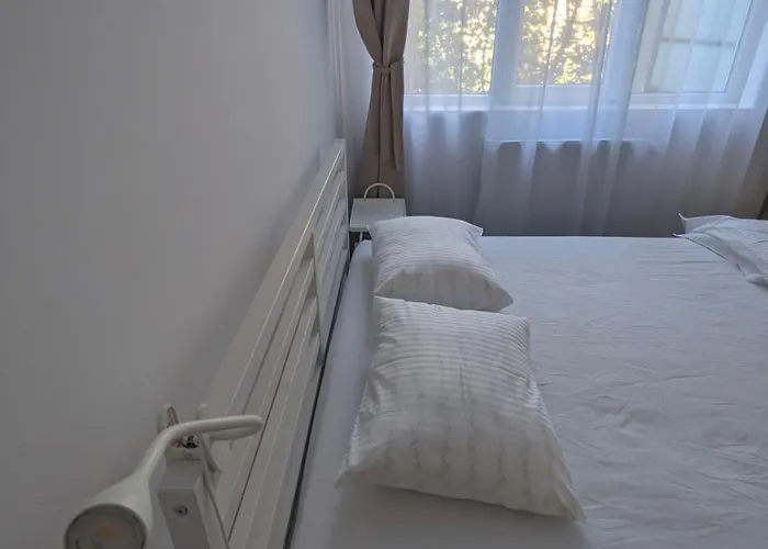 Apartment Cozy Afi Family And Friends Self Check-in Bucharest